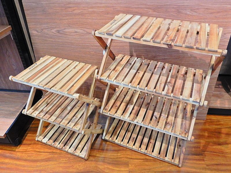 キャンプでもリビングでも使いかたいろいろ、CSクラシックス木製ラック