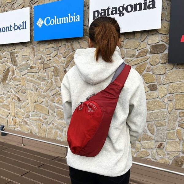 ☆使いやすいちょうどいいサイズ、オスプレーのワンショルダーバッグ☆
